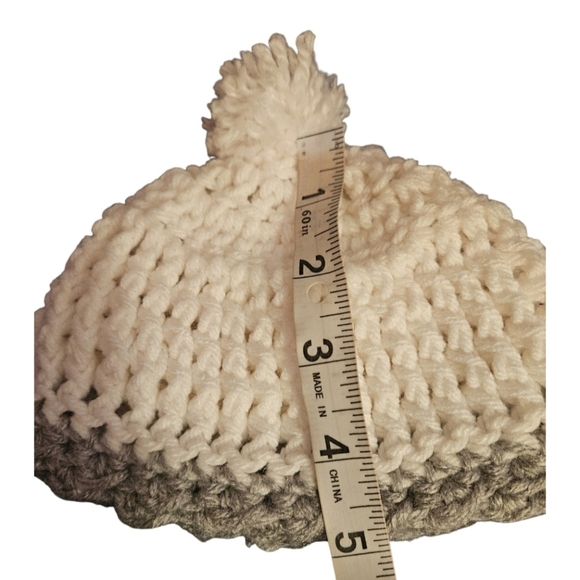 Hand Crafted Baby Sweater Hand Knit Crochet White Gray Botties Pom pom Hat 3-set - Picture 16 of 17